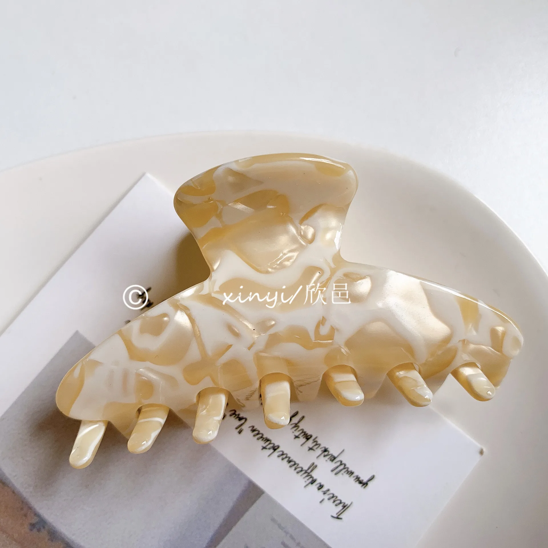 pince cheveux crabe en acétate