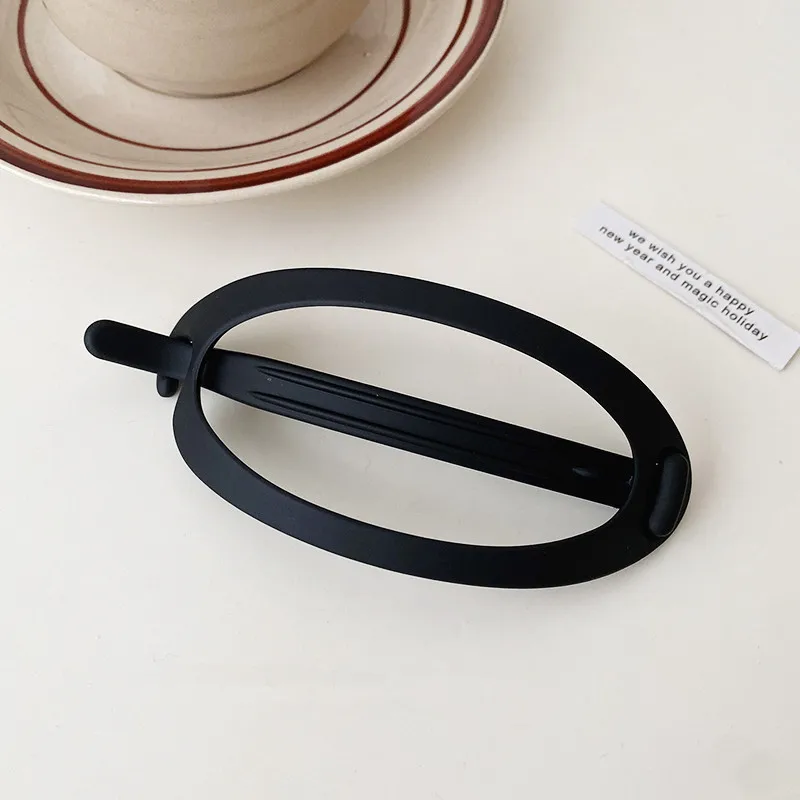 pince à cheveux ovale mate – barrette élégante pour chignon & style minimaliste