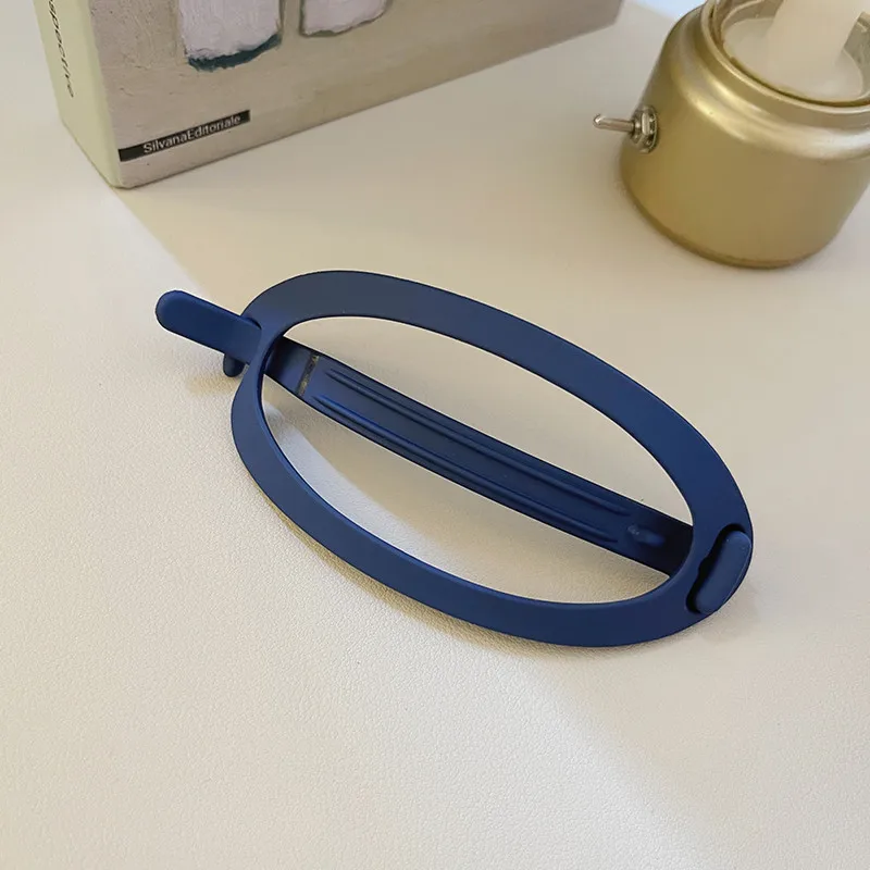 pince à cheveux ovale mate – barrette élégante pour chignon & style minimaliste