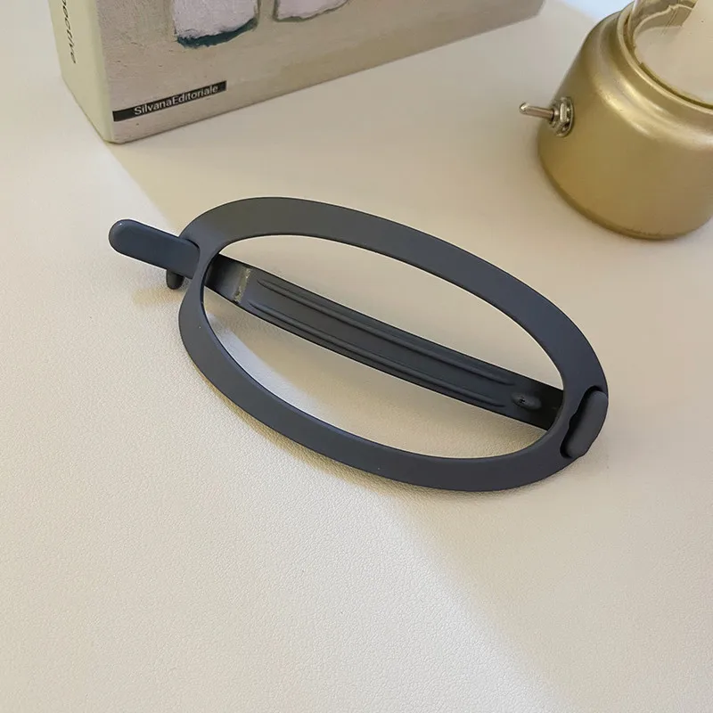 pince à cheveux ovale mate – barrette élégante pour chignon & style minimaliste