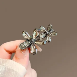 barrette fleur en cristaux et strass bijou de cheveux élégant