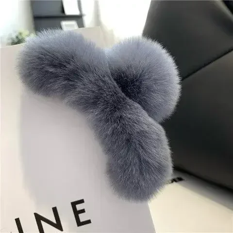 pince crabe en fausse fourrure peluche accessoire cheveux femme