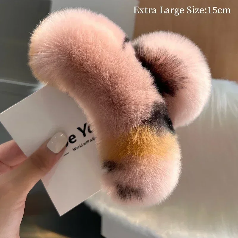 pince crabe en fausse fourrure peluche accessoire cheveux femme