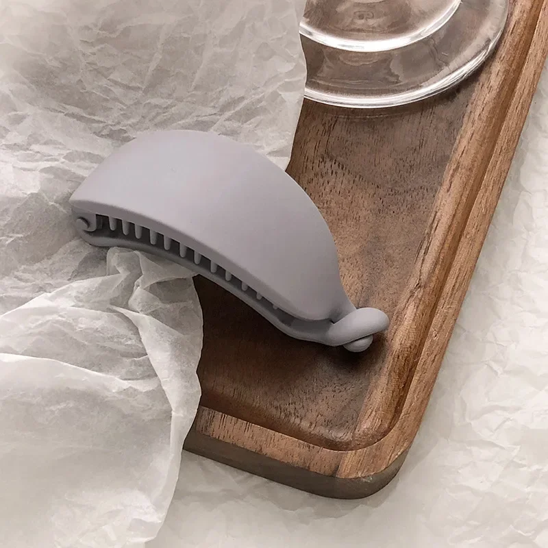 pince banane mate pour queue de cheval accessoire cheveux femme