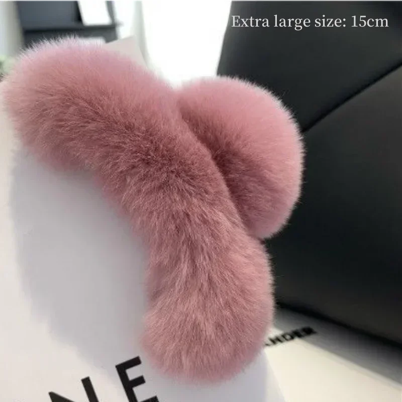 pince crabe en fausse fourrure peluche accessoire cheveux femme