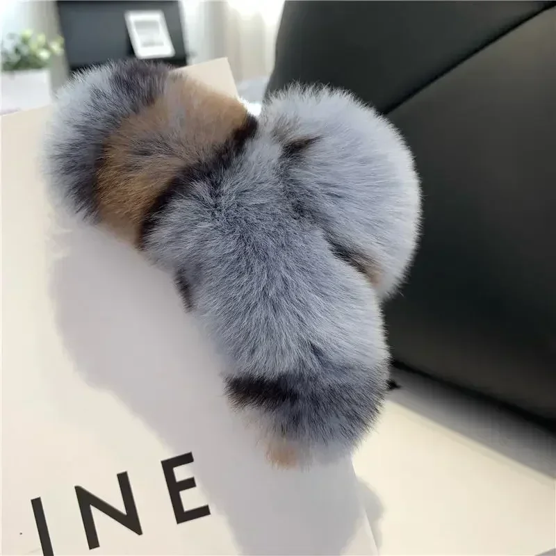 pince crabe en fausse fourrure peluche accessoire cheveux femme