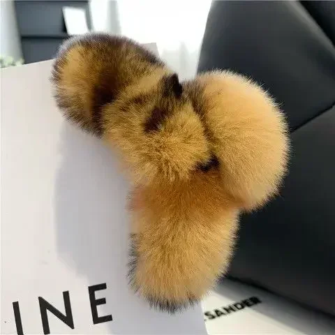 pince crabe en fausse fourrure peluche accessoire cheveux femme