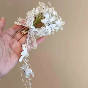 barrette fleurs et pampilles blanches accessoire mariage