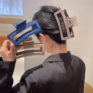 grande pince crabe rectangulaire mate pour cheveux épais